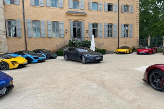chauffeur prive aix en provence service VIP haut de gamme tesla